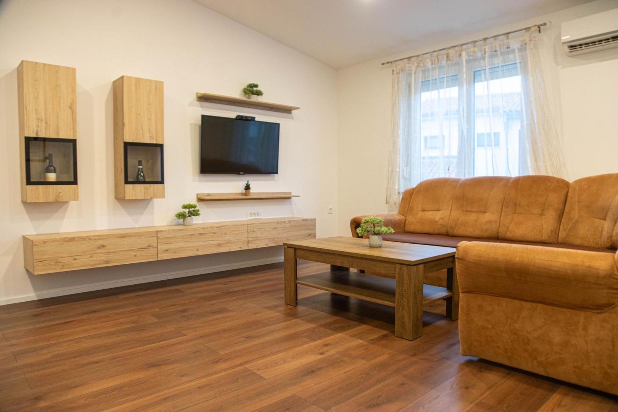 Apartment Jaklin *